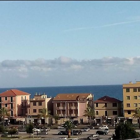 Hotel La Milanese Pietra Ligure Esterno foto