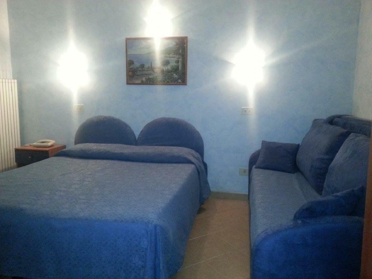 Hotel La Milanese Pietra Ligure Esterno foto