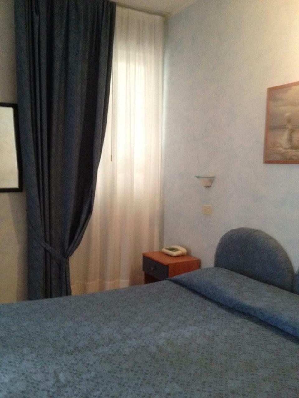 Hotel La Milanese Pietra Ligure Esterno foto