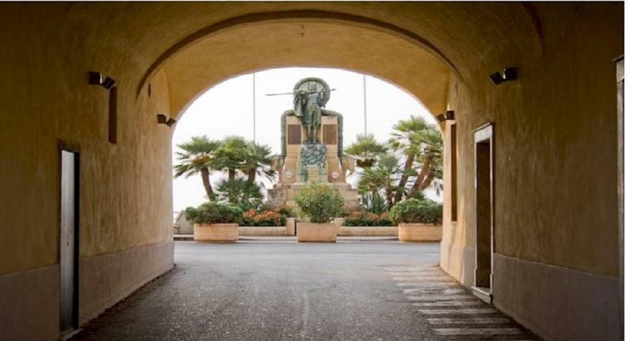 Hotel La Milanese Pietra Ligure Esterno foto
