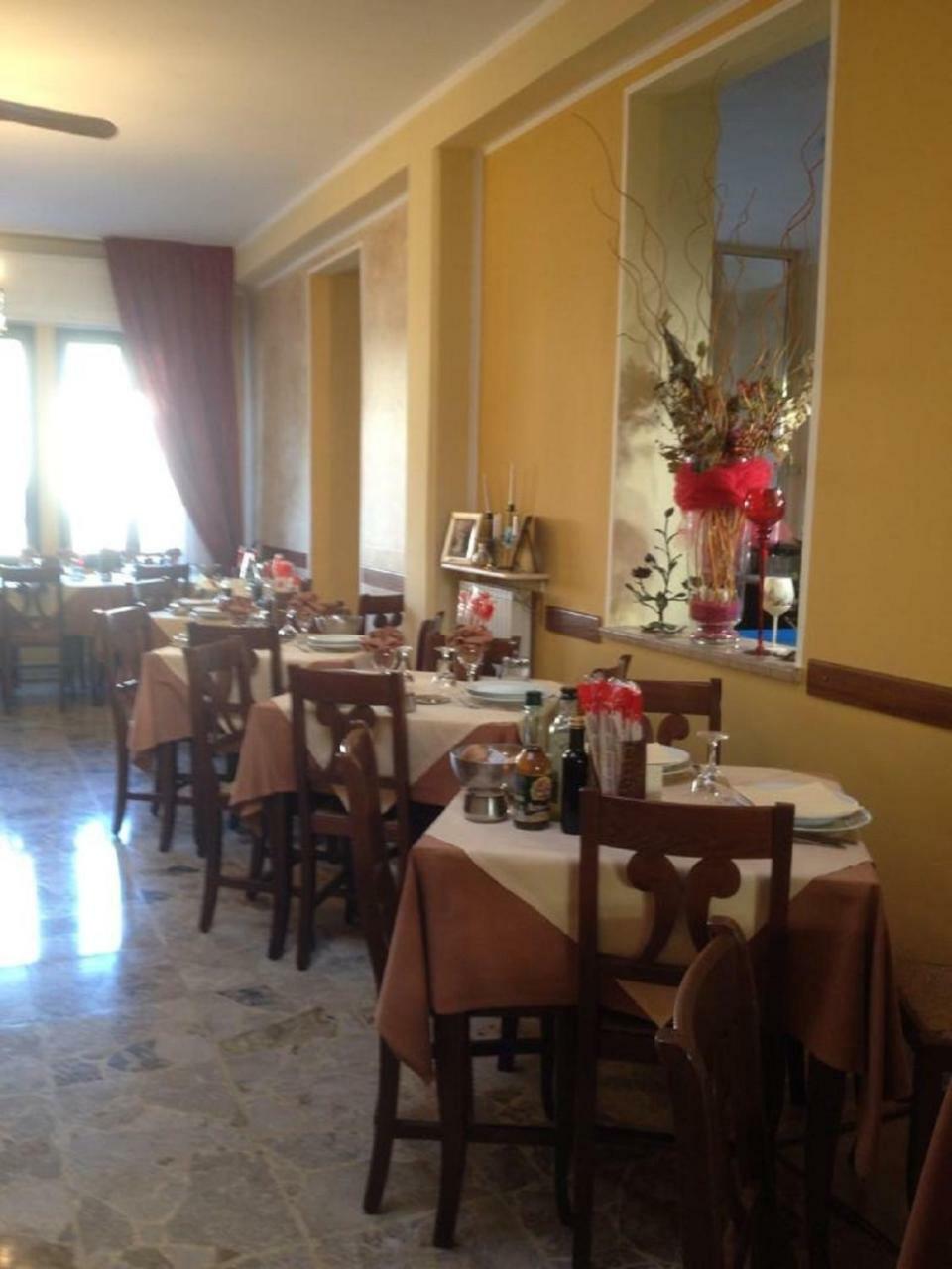Hotel La Milanese Pietra Ligure Esterno foto