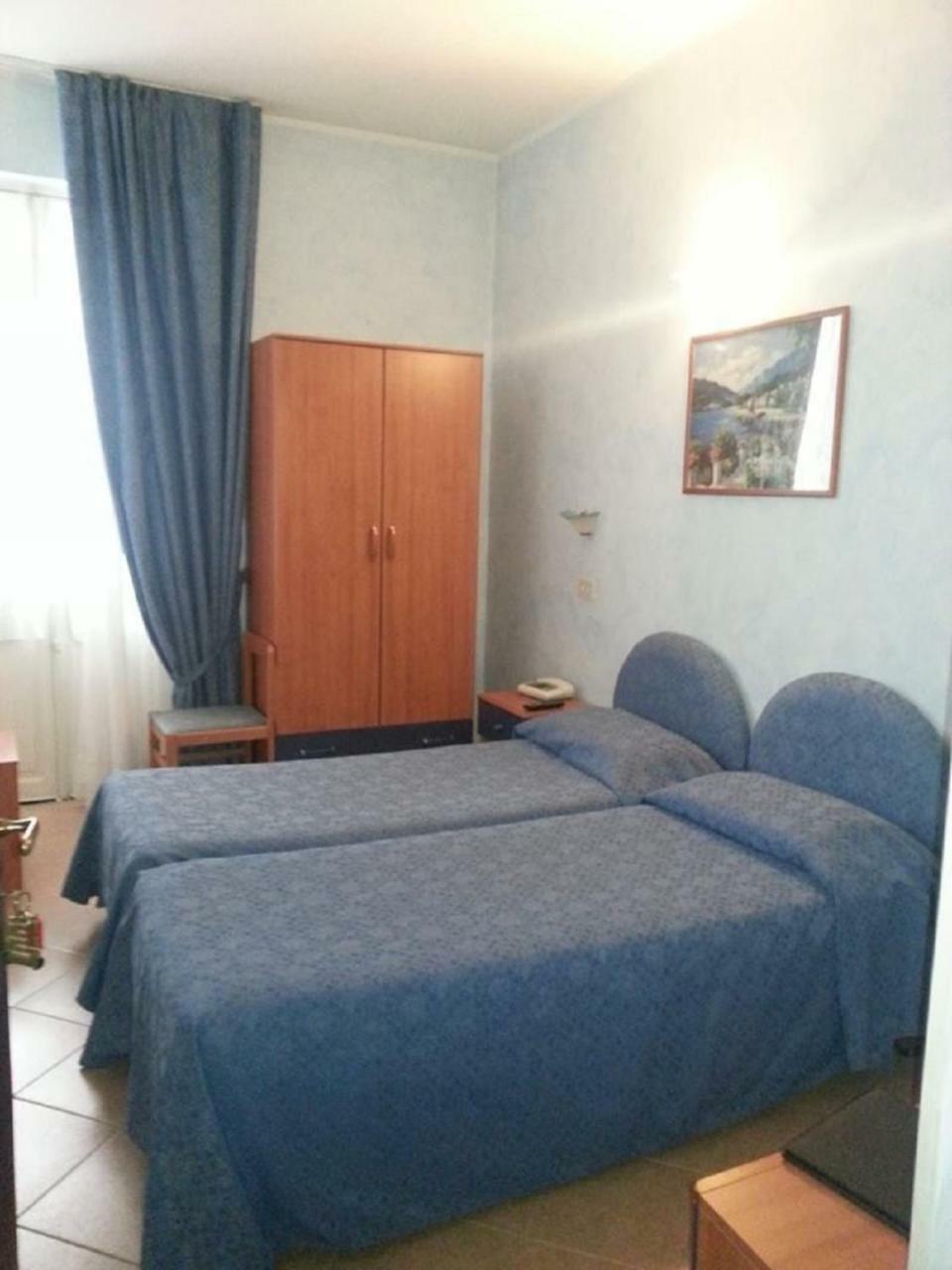 Hotel La Milanese Pietra Ligure Esterno foto