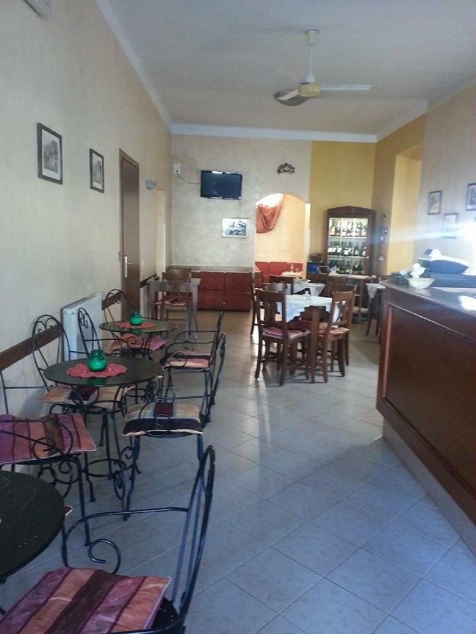 Hotel La Milanese Pietra Ligure Esterno foto