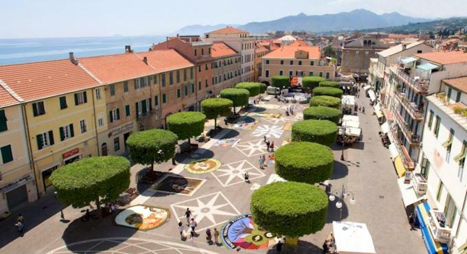 Hotel La Milanese Pietra Ligure Esterno foto